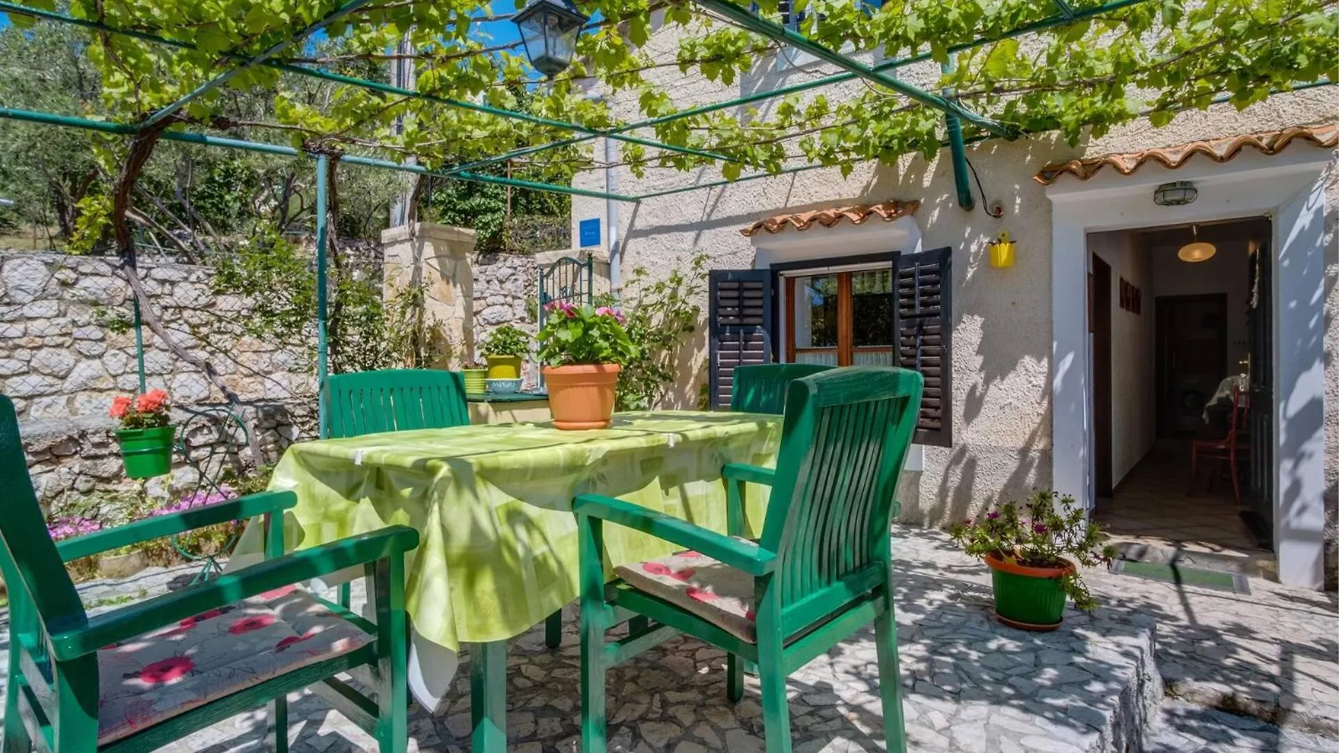 House Nona Hotel Miholascica 0*,